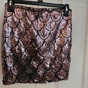 Pink sequin mini skirt: Scalloped / Mermaid Pattern